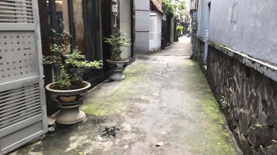 Nhà nở hậu đường Nguyễn tr Phương