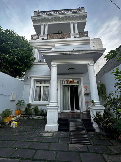 8 X 25M BIỆT THỰ 8 PHÒNG NGAY ĐẦM SEN