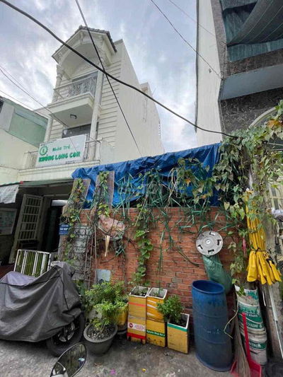 Đất hẻm  xe hơi thành thái P12 Q10