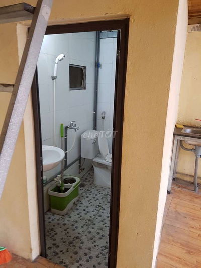 Ngay Ngã Ba Như Quỳnh, mặt đường 5