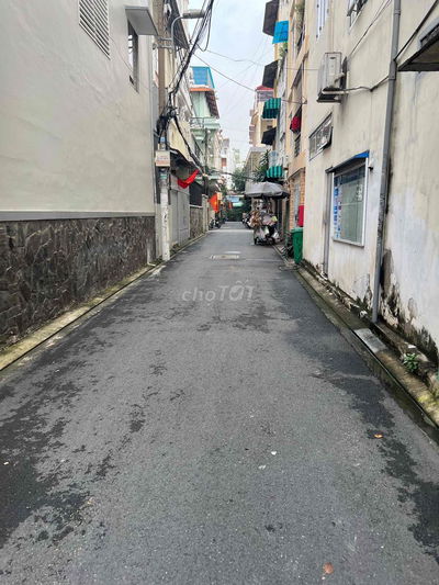 Cho thuê Góc 2MT đường C1- P. 13- 3,5x14m- 4pn