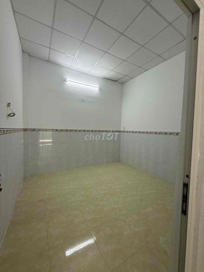 chính chủ cần bán căn nhà mới 4x10 m hẻm 5 m