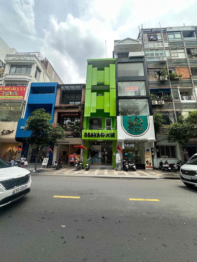 CHO THUÊ MT NGUYỄN TRÃI Q1 DT 4x20M 3 LẦU TRỐNG SUỐT