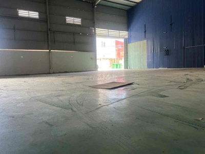 Cho thuê kho xưởng đẹp khung kèo zalmil cao 12m 600m2/40tr có TL