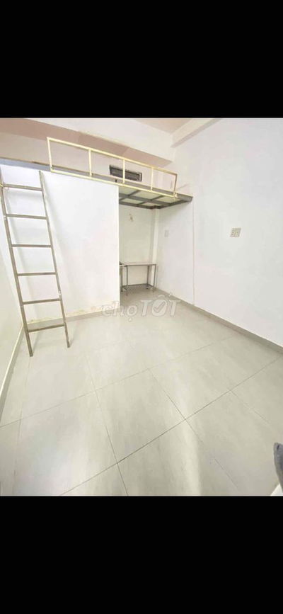 PHÒNG TRỌ CÓ GÁC NẰM DƯỚI TRỆT HUỲNH TẤN PHÁT