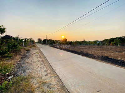 Bán đất Ea Nuol 5x29 giá chỉ 269 triệu đường đẹp quy hoạch rộng 24m