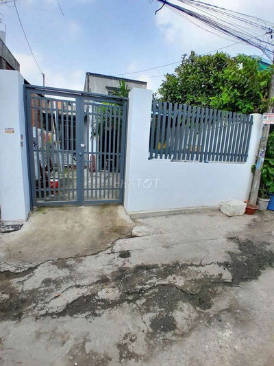 Bán nhà gác lửng sạch đẹp,hẻm xe tải,DT: 5,85 x 20,giáp Quận 12