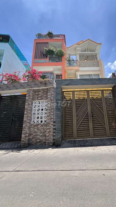 NHÀ  ĐẸP 3 TẦNG , SÂN XE HƠI, ĐƯỜNG THÔNG ĐỖ XUÂN HỢP PHƯỚC LONG A