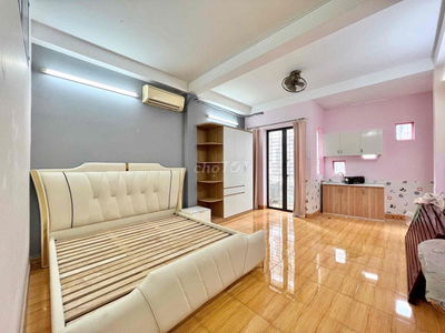 Căn hộ studio ban công full nội thất trống sẵn gần kế cầu chữ Y
