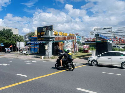 BÁN ĐẤT MẶT TIỀN ĐƯỜNG 30M  LÊ VĂN VIỆT NGAY KHU PHỐ ẨM THỰC MAN THIỆN