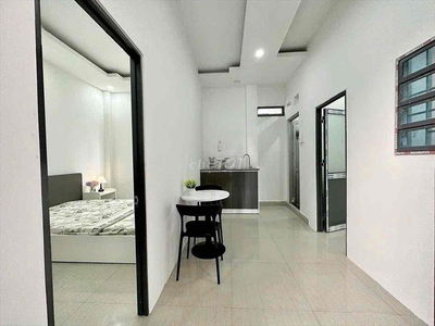 2 NGỦ NGAY CÔNG VIÊN LÀNG HOA