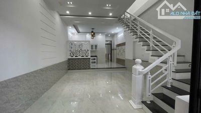 SIÊU HOT– SIÊU PHẨM–BÁN NHÀ 2 TẦNG 100m2 ĐƯỜNG 10,5m GẦN BẾN XE GIÁ CHỈ 7,5TỶ MẶT TIỀN THA