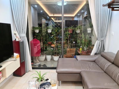 Chính chủ bán gấp căn hộ 2PN chung cư Vinhomes Trần Duy Hưng, ban công Đông Nam, giá 8,6 tỷ,full đồ