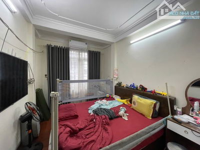 Nhà riêng đẹp xịn - ngõ nông 10m ra oto tránh tại Đường Thanh Liệt, Thanh Trì giá 6,4 tỷ.