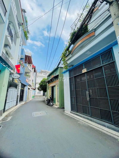 CHỈ NHỈNH 2 TỶ CÓ NGAY CĂN NHÀ 2 LẦU ĐƯỜNG HUỲNH VĂN BÁNH PHÚ NHUẬN