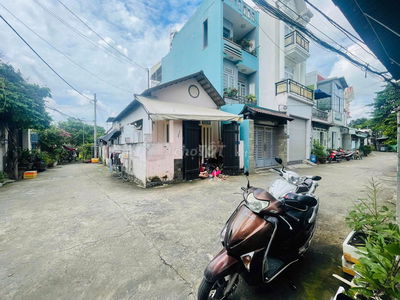 Nhà Cấp 4. Gần UBND q12 củ, Trường lái, metro .