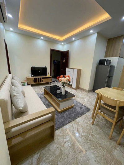 Cho thuê ccmn phố Lạc Long Quân. 1N1K rộng 40m2. Máy giặt riêng.