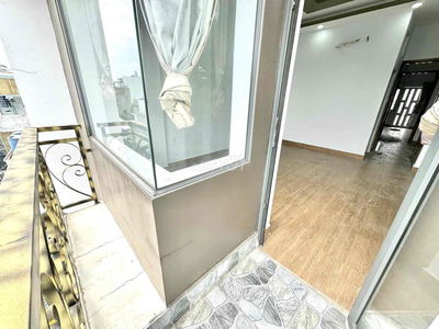 PHÒNG BAN CÔNG SIÊU THOÁNG SẴN MÁY LẠNH