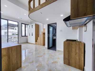Căn hộ mới xây ngay ngã 4 Bốn Xã - Duplex bancol, full nội thất + mgr