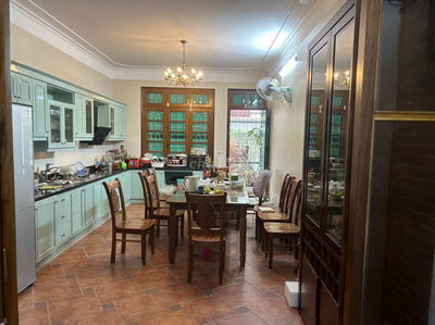 Cho thuê nhà 100m2 x  6 tầng thang máy, Phố Âu Cơ gần Lạc Long Quân