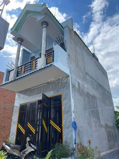 Cần bán gấp căn nhà xây dựng kiên cố ngang 4m dài 9m 1trệt 1 lầu.