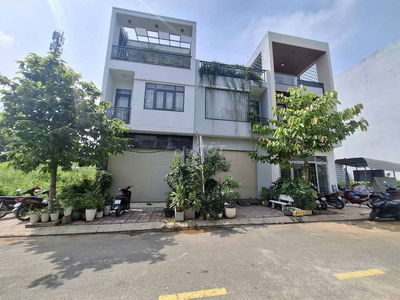 Nhà phố khu Phú hồng Thịnh 9 phường Bình An Tp Dĩ An