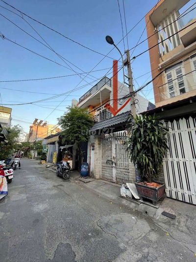 Cần bán gấp  đất PTTN .Q12 Đường trường trinh 1 xẹt .DT 4X22 xây tự do