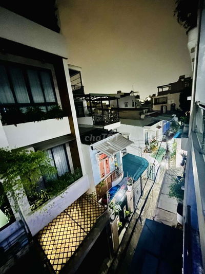 ĐỐI DIỆN CITYLAND - NGANG RỘNG 5.5 MÉT - CHỦ XÂY Ở KẾT CẤU CHẮN CHẮN