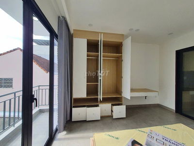 Căn hộ 1 phòng ngủ, mới sạch sẽ, full nội thất cao cấp