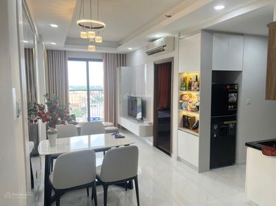 Bán căn 2pn-2wc có ban công, tầng Thấp , hỗ trợ vay lên đến 1,3ty, nhà full nội thất đẹp.