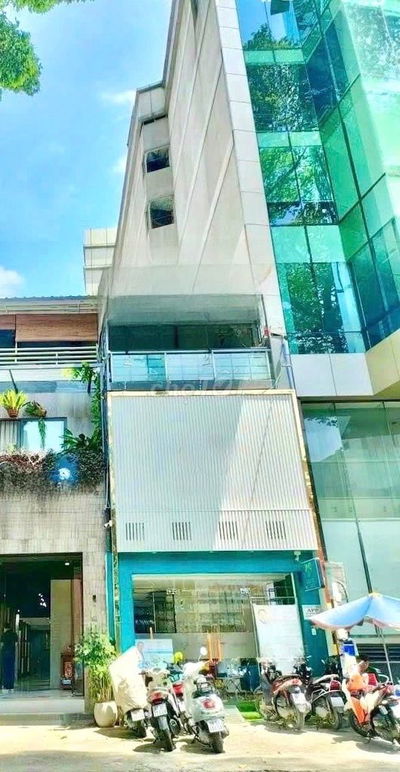 CHO THUÊ NHÀ GẦN HAI BÀ TRƯNG-CÔNG VIÊN LÊ VĂN TÁM, NGANG 4.5, 3 TẦNG