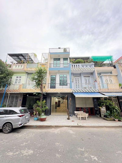 Nhà phố kdc Toa Xe ngay Vincon550 p. Dĩ An