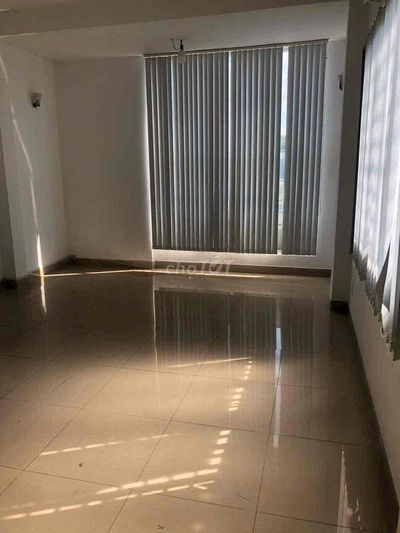 Văn phòng, phòng học, kho mặt tiền đường cộng hoá