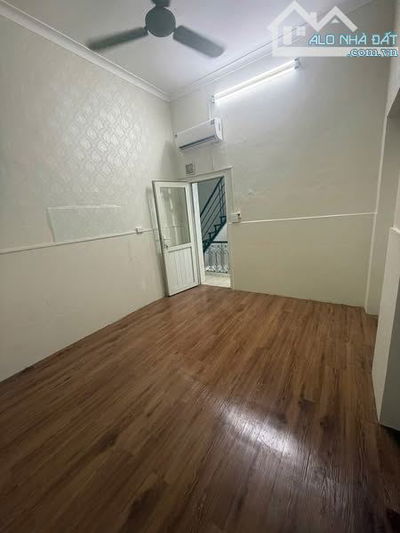 Cho thuê nhà ngõ Đặng Văn Ngữ 50 m2* 3 tầng 3pn 3vs - Giá 14,5 Triệu