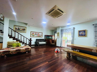 Cần bán gấp Biệt thự song lập 300m2 4PN 4WC giá rẻ nhất Oasis, Thuận An, Bình Dương, sẵn HĐ thuê