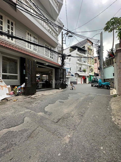 Mặt bằng kinh doanh hẻm oto 3 mặt hẻm siêu rộng Trương Quốc Dung, PN