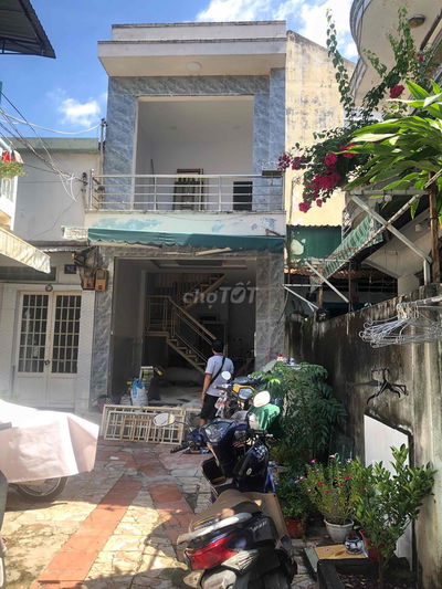 Nhà 1 trệt, 1 lầu, Linh Tây, giá 3,35tỷ.