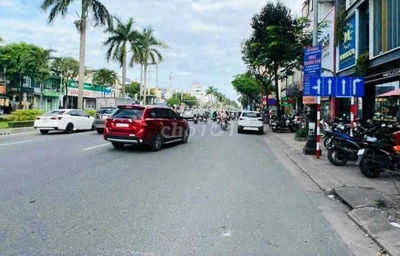 Bán lô MT Hồ Hán Thương, sát góc Khúc Hạo, DT 100m2, Giá 11,7 tỷ tl