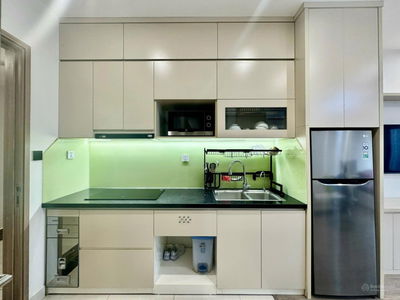 Chính chủ cần bán gấp Căn studio 30.8m2, 2.3 tỷ và căn 1PN + 43m2, 3.1 tỷ nét, Vinhomes Smart City