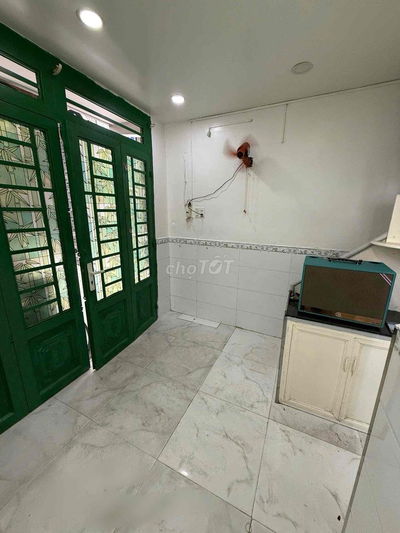 Bán nhà nhỏ sát mặt tiền trường sơn quận 10 hiếm