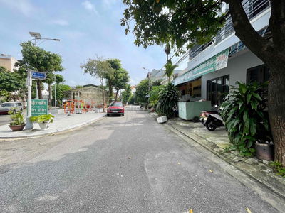 Nhà mặt tiền rộng 7m,diện tích 86,9 m2,5 phòng ngủ,Hoàng Ngọc Phách