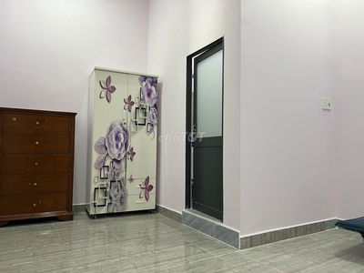 Phòng đẹp 16m2, WC riêng, bếp riêng, máy lạnh, gần Gigamall