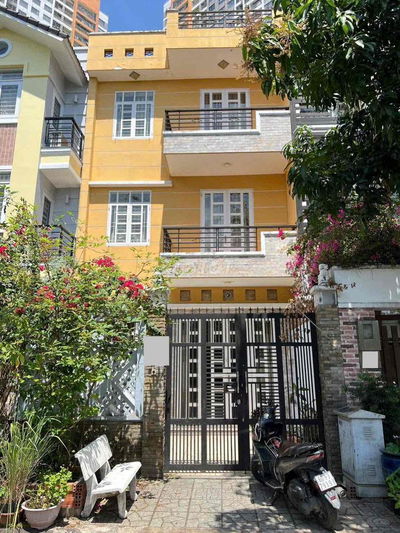 Nhà phố nguyên căn 107m2 3 lầu, mặt tiền trục đường thông kinh doanh