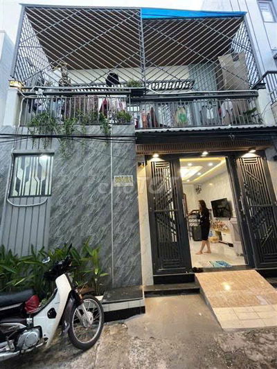 Nhà đẹp sát Emart Phan Huy Ích, tổng dt 84m2, 2 tầng chỉ hơn 4 tỷ.