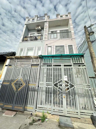 Bán Nhà 3 tầng hẻm 5m thông hiệp thành 17 qu12 3pn 3wc giá 2tỷ780 shr