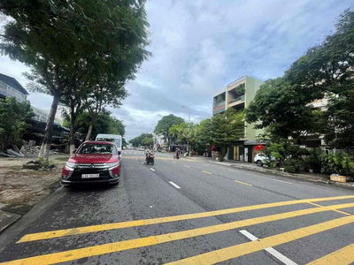 Bán 3 lô liền kề đường Trịnh Đình Thảo- Đường 20m lề 8m - Khuê Trung