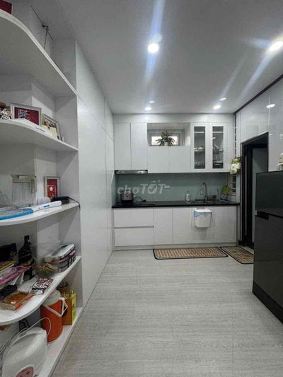 Bán CCMN Thoáng Đẹp, Tầng Trung Căn Góc