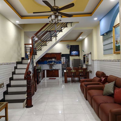 Nhà ở 2 phòng ngủ đường Nguyễn Hữu Cầu HM, gần 3 Trường Học, gần chợ