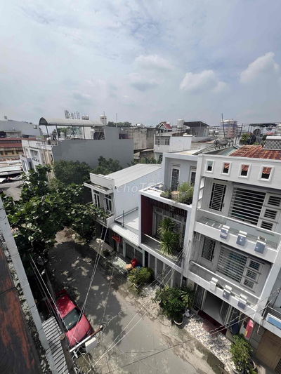 👉Đường Xe Hơi 8m - Nhà Đúc 4 Tầng, Ngay Lê Trọng Tấn - DT: 4x18 (72m2)