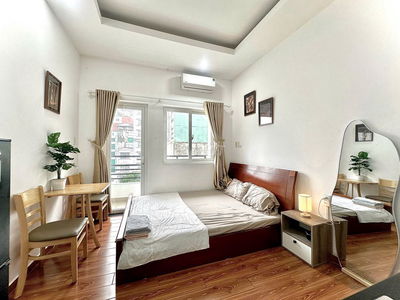 Lê Thánh Tôn Bến Thành Quận 1, Studio ban công thoáng mát